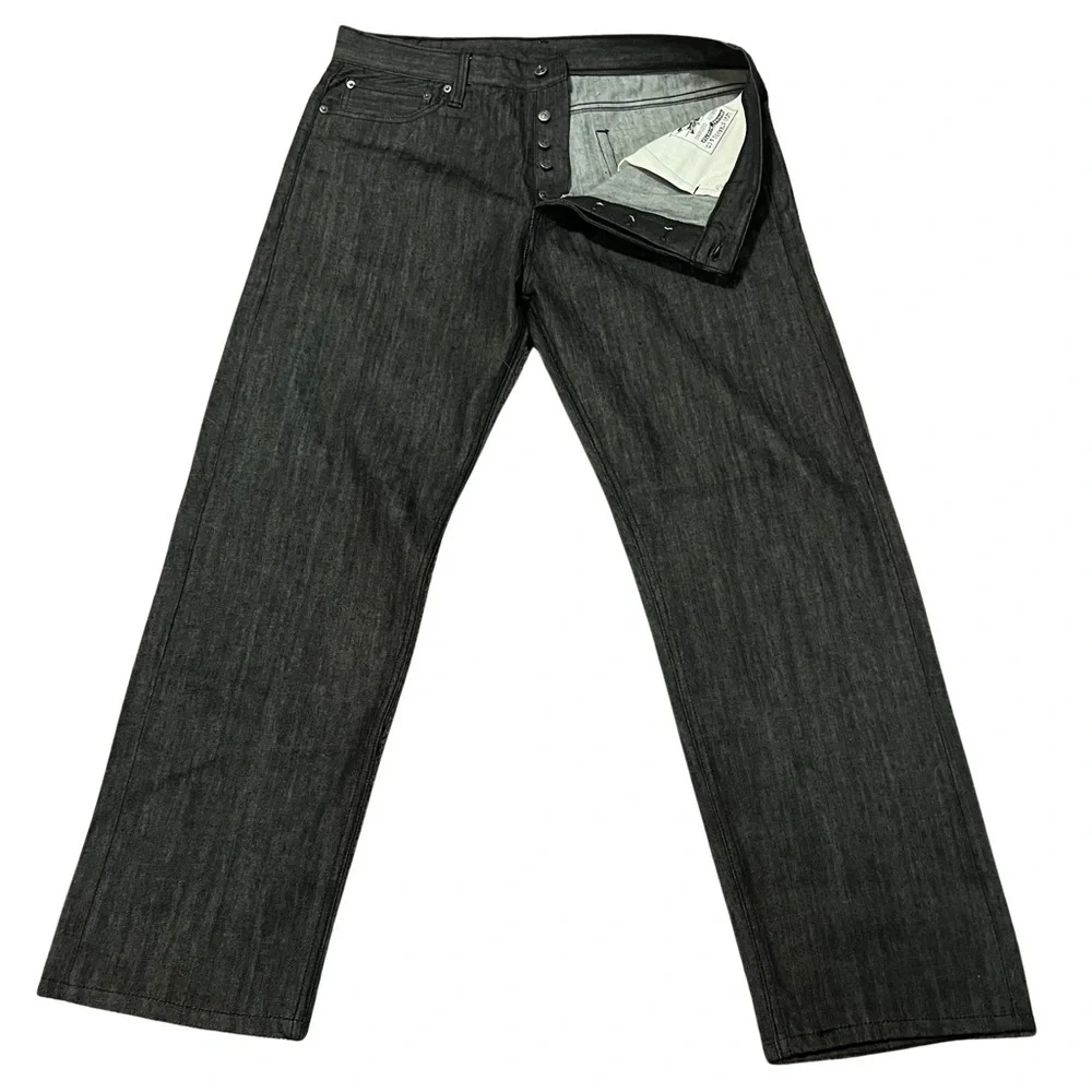 Vintage Levi’s 562 Men’s Dark-Washed Jeans 36x32 LOOSE TAPER 90’s Denim